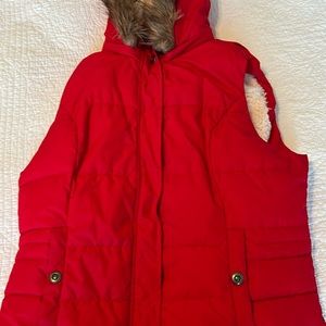 Red Green tea vest size large